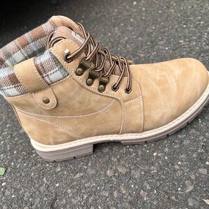 Work hiking combat ankle boots NWT